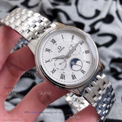 Perfect Replica Omega Speedmaster White Moon-Phase Dial Stainless Steel Case 40mm Watch